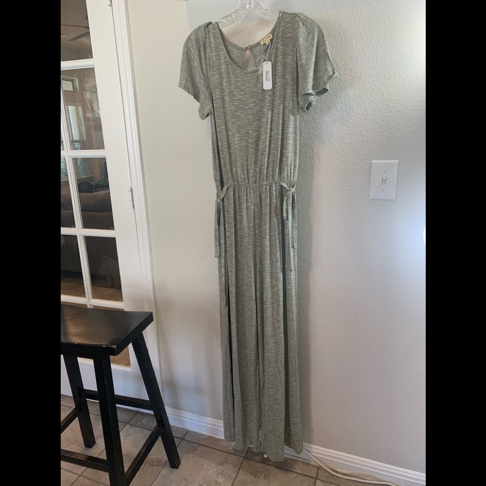 Lily White Charming Charlie size medium jumpsuit